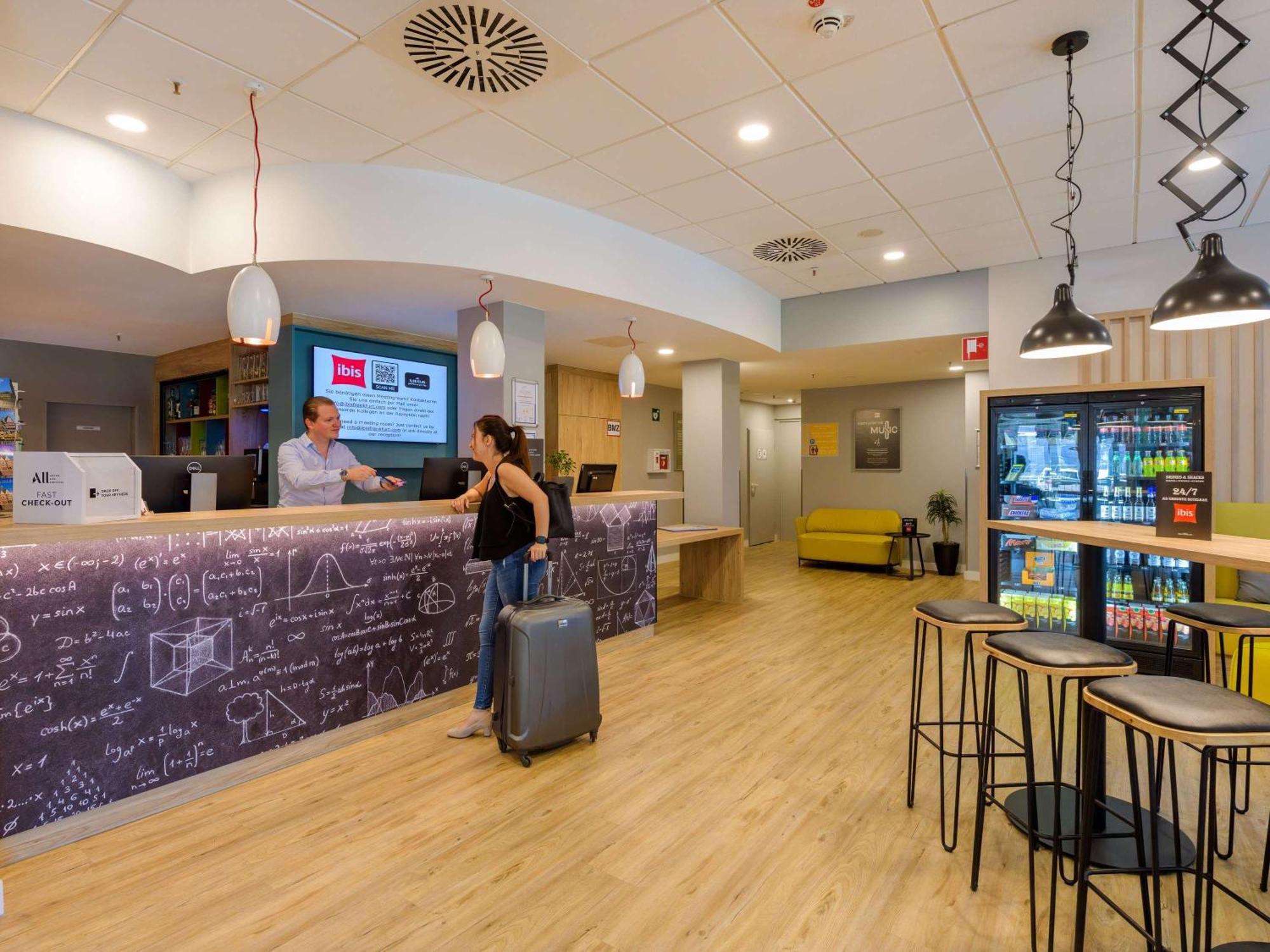 Ibis Hotel Frankfurt Messe West Fráncfort del Meno Exterior foto