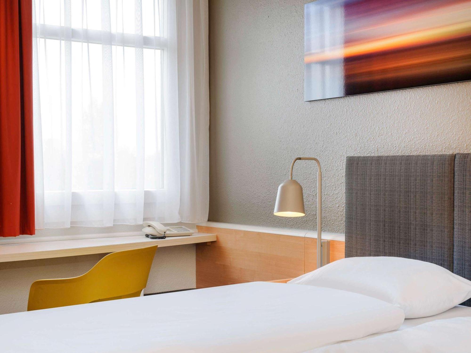 Ibis Hotel Frankfurt Messe West Fráncfort del Meno Exterior foto