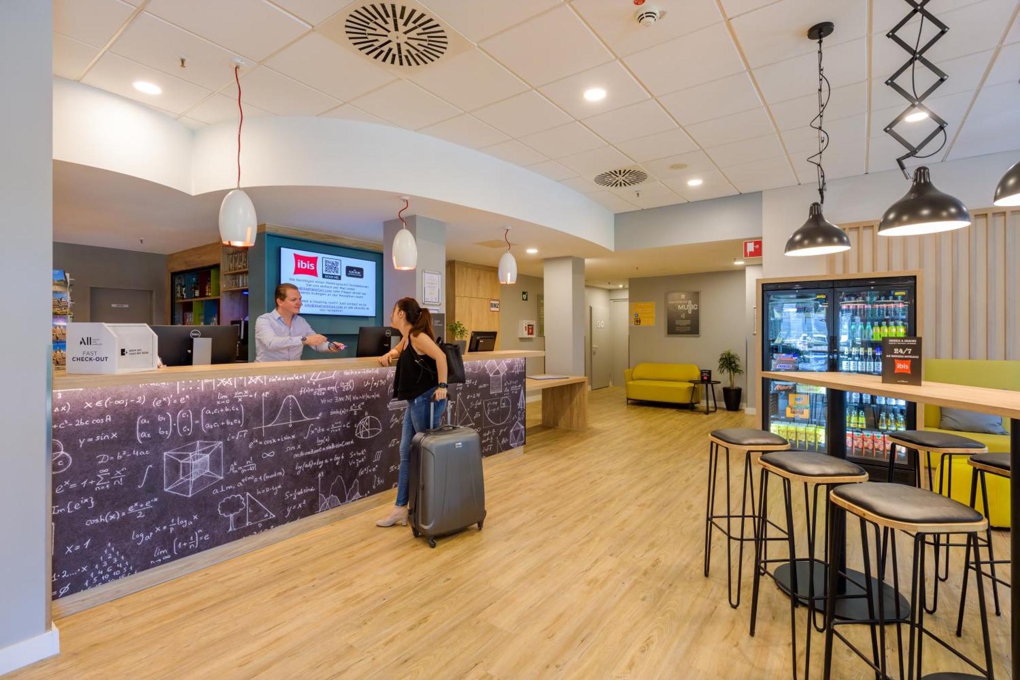 Ibis Hotel Frankfurt Messe West Fráncfort del Meno Exterior foto