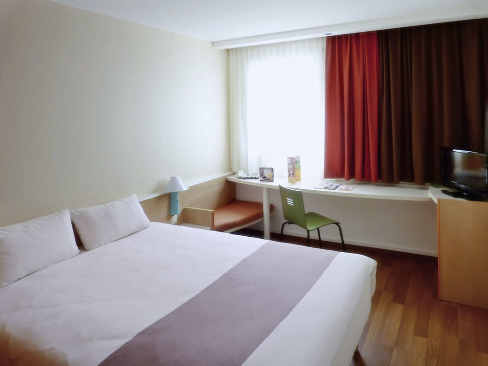 Ibis Hotel Frankfurt Messe West Fráncfort del Meno Exterior foto