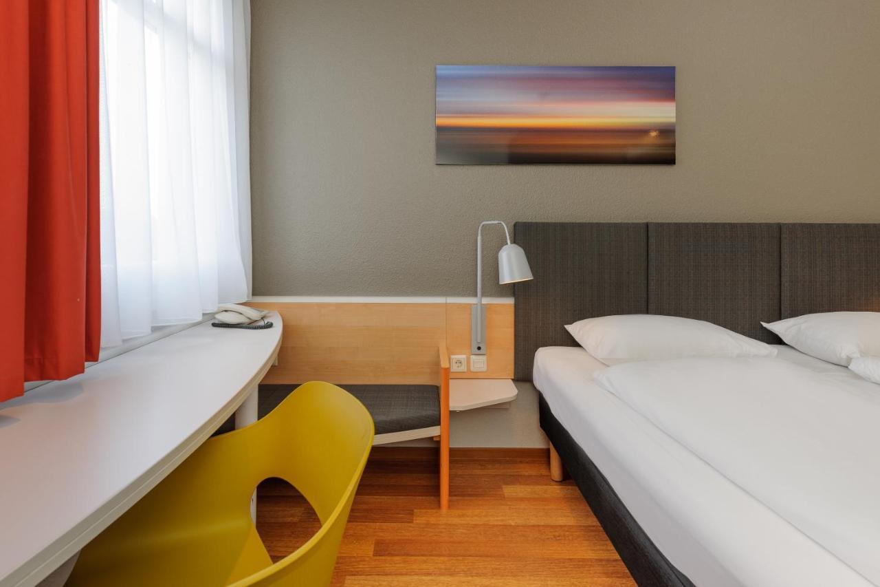 Ibis Hotel Frankfurt Messe West Fráncfort del Meno Exterior foto